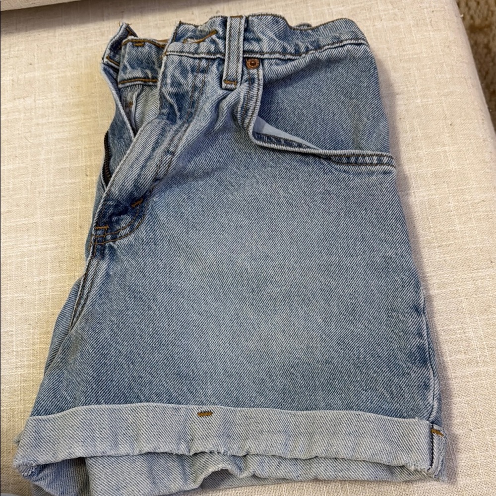 LEVI SHORTS - Picture 2 of 2
